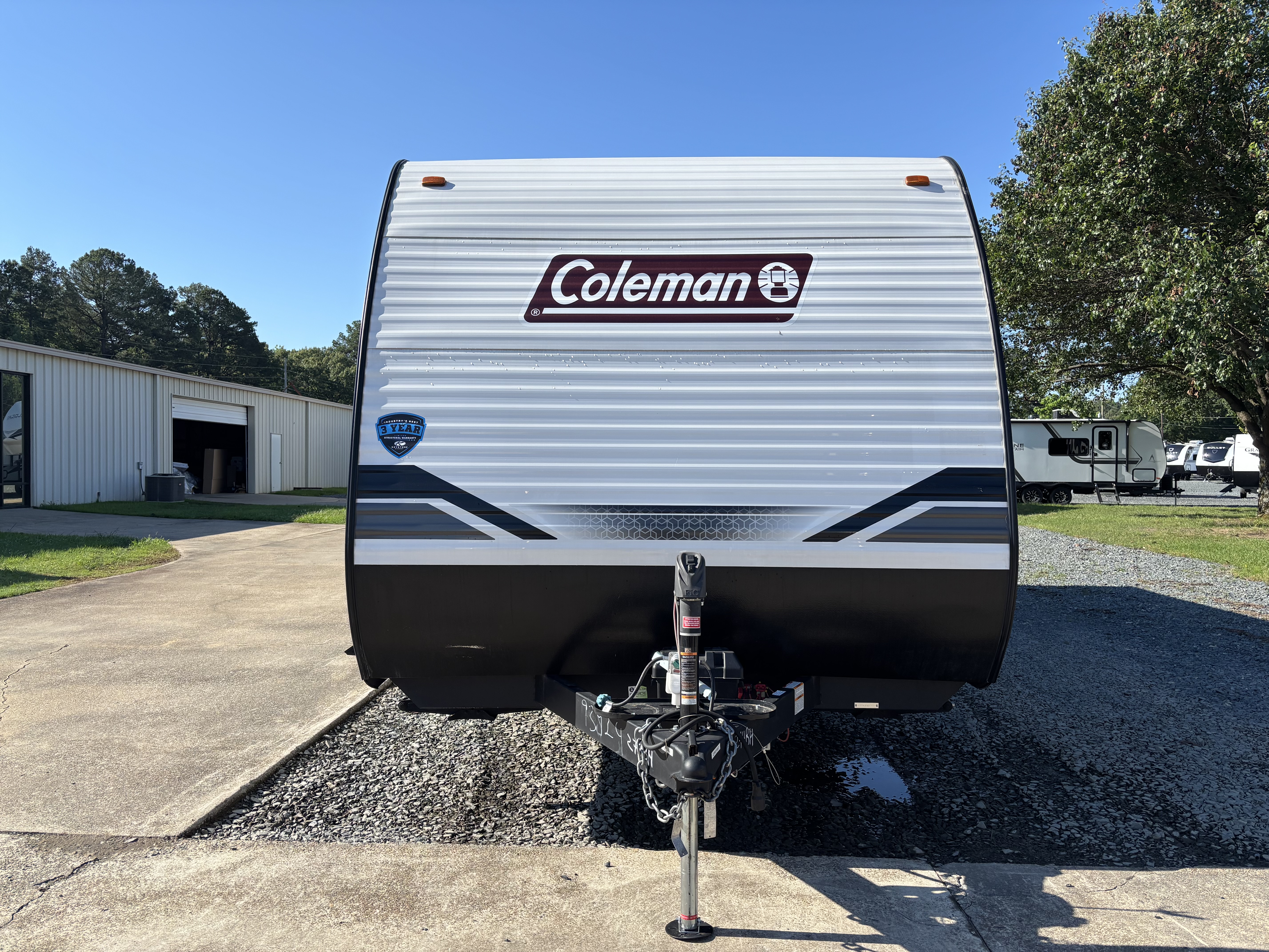 2024 Dutchmen Coleman Lantern LT 274BH - Image 3