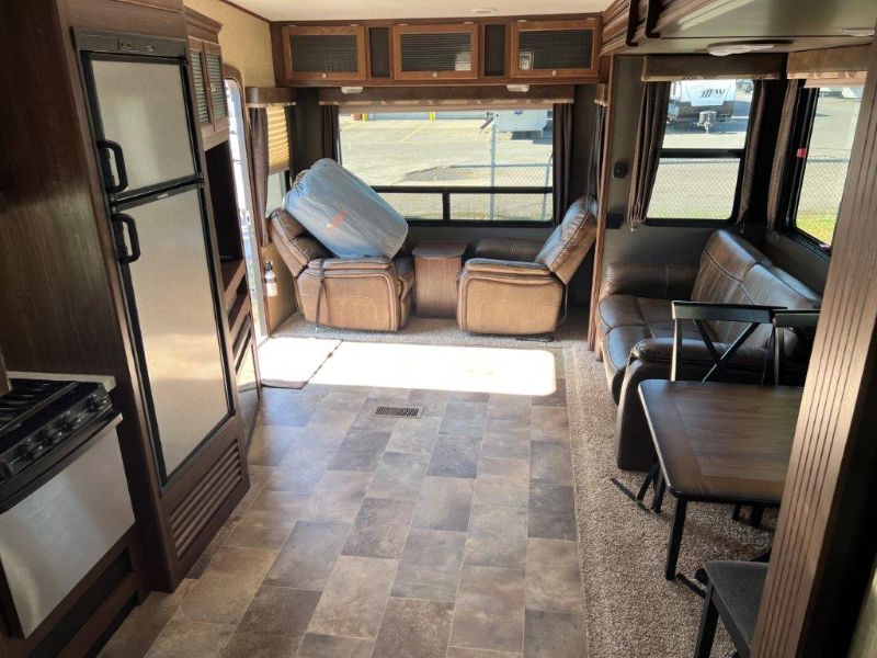 2018 Keystone Sprinter Limited 269FWRLS - Image 14