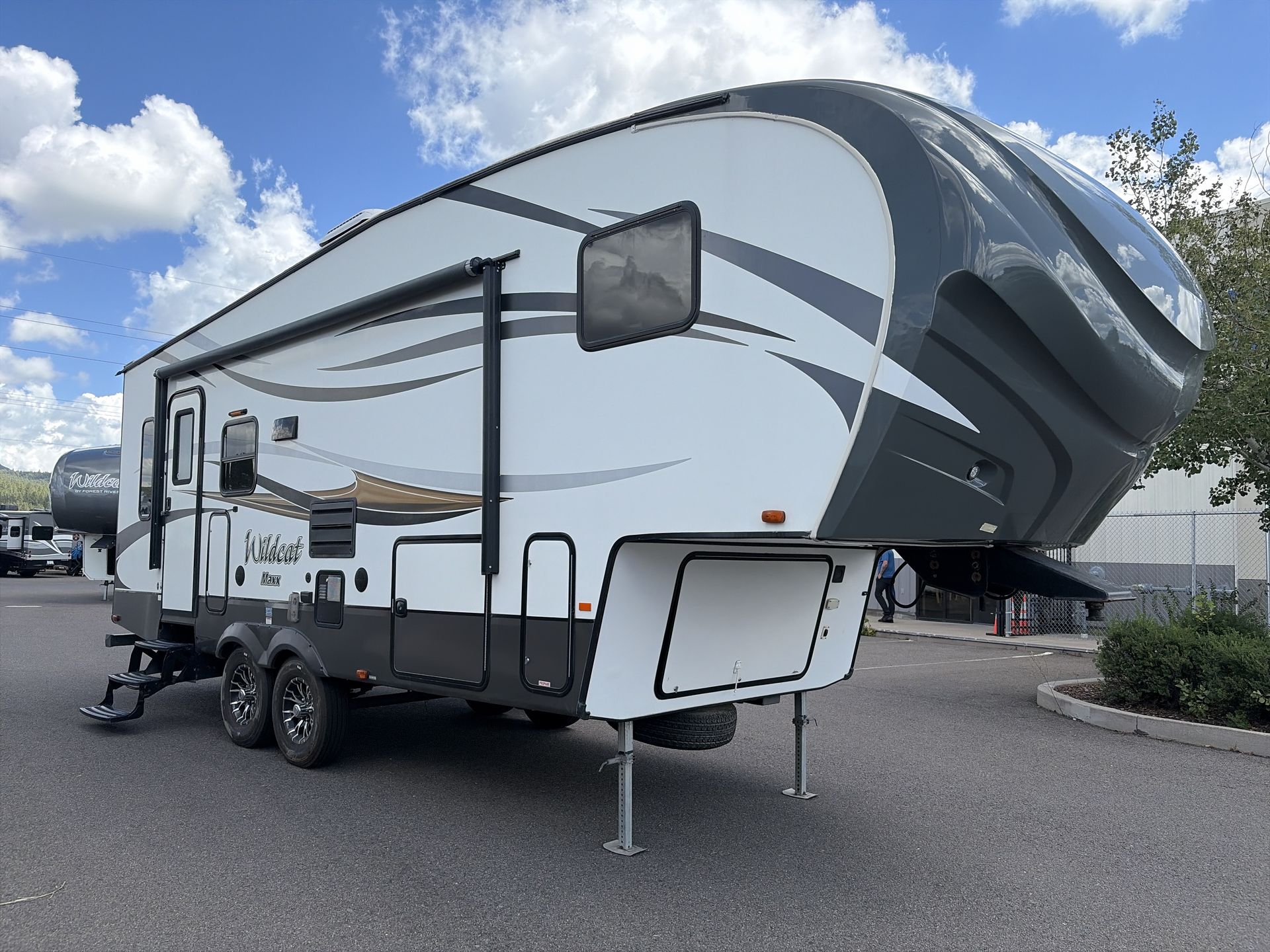 2015 Forest River Wildcat Maxx 242RLX - Image 2