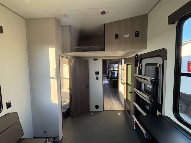 2026 Grand Design Momentum G-Class 415G - Image 28
