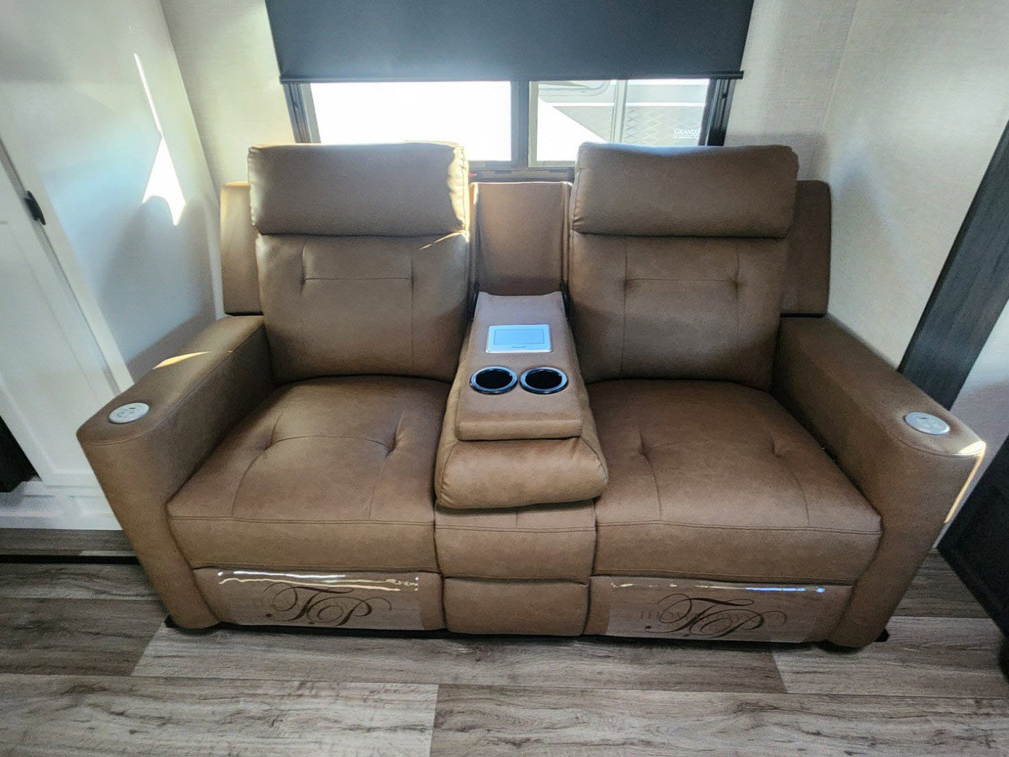 2026 VENTURE RV SPORTTREK 333VMI - Image 11