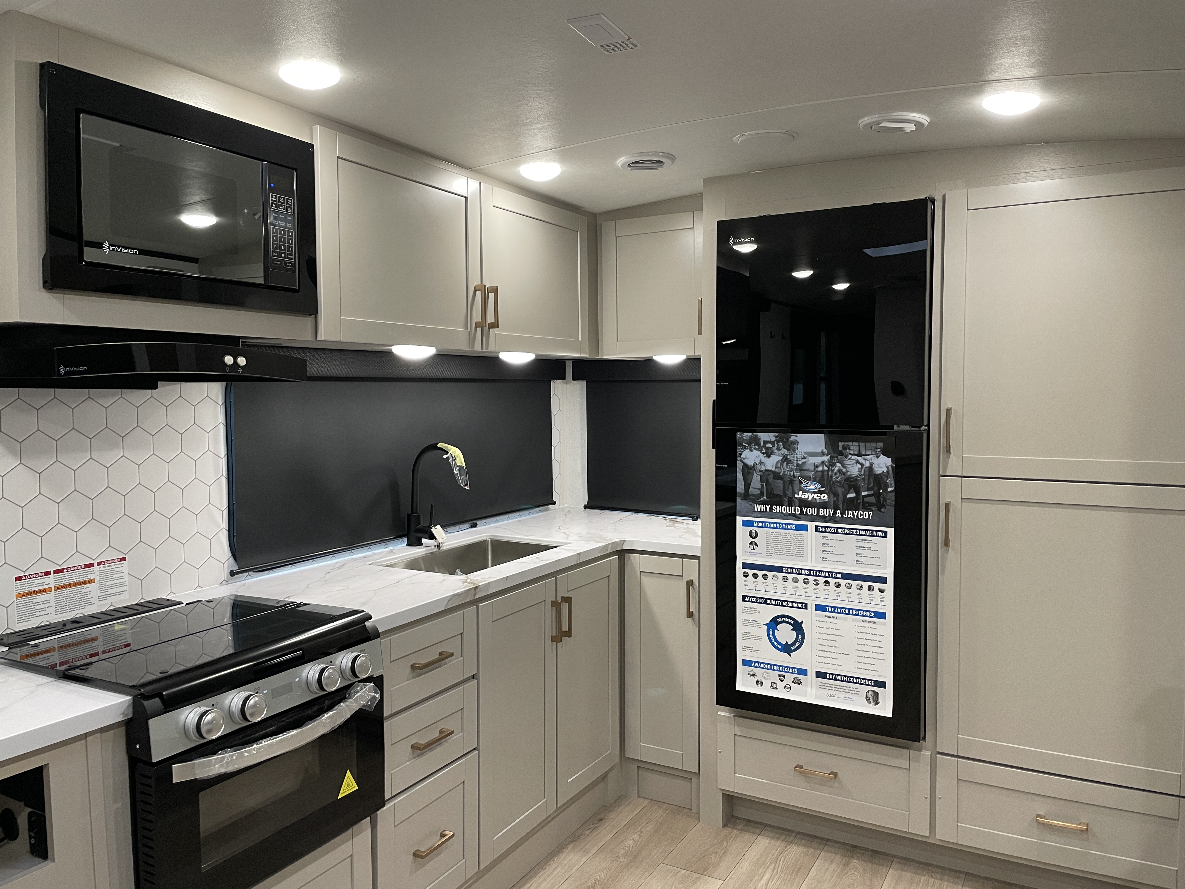 2027 Jayco Jay Feather 30RKB - Image 14