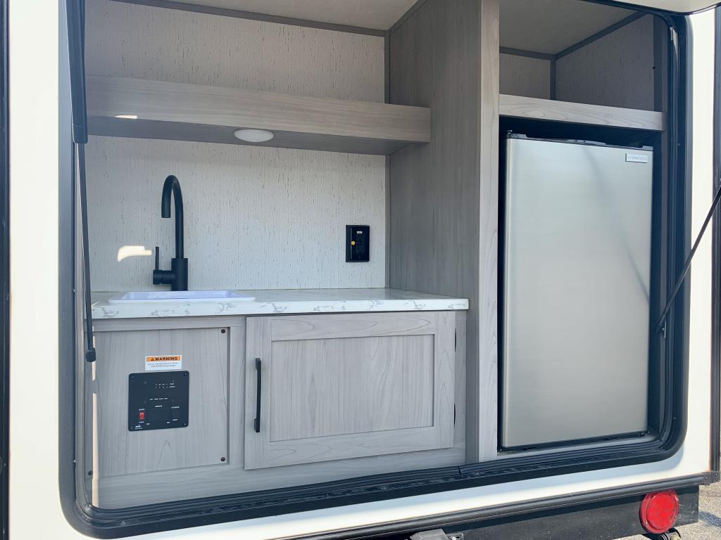 2023 Dutchmen Coleman Rubicon 1200 Series 1200RK - Image 23