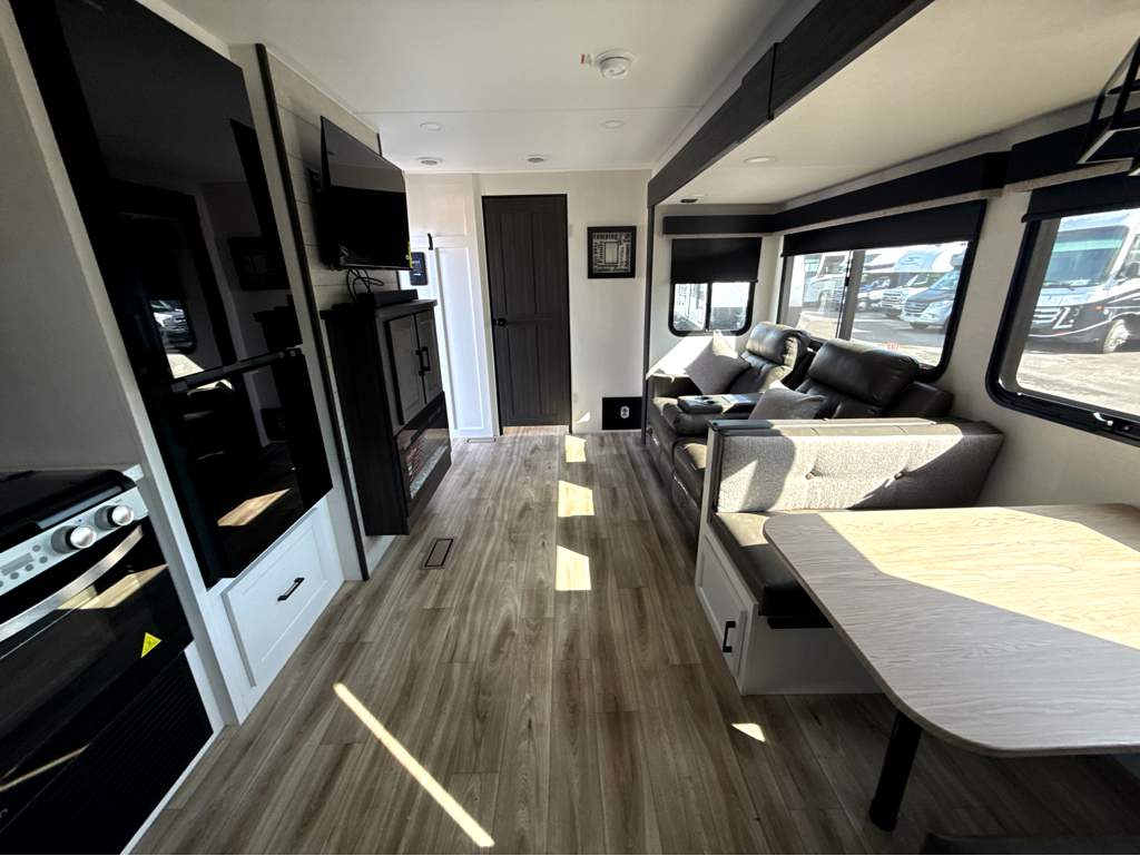 2027 VENTURE RV SPORTTREK 292VRB - Image 15