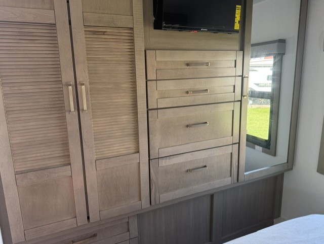 2027 JAYCO GREYHAWK 29MV - Image 7