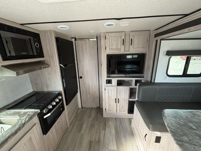2022 Coachmen Northern Spirit XTR 2145RBX - Image 16
