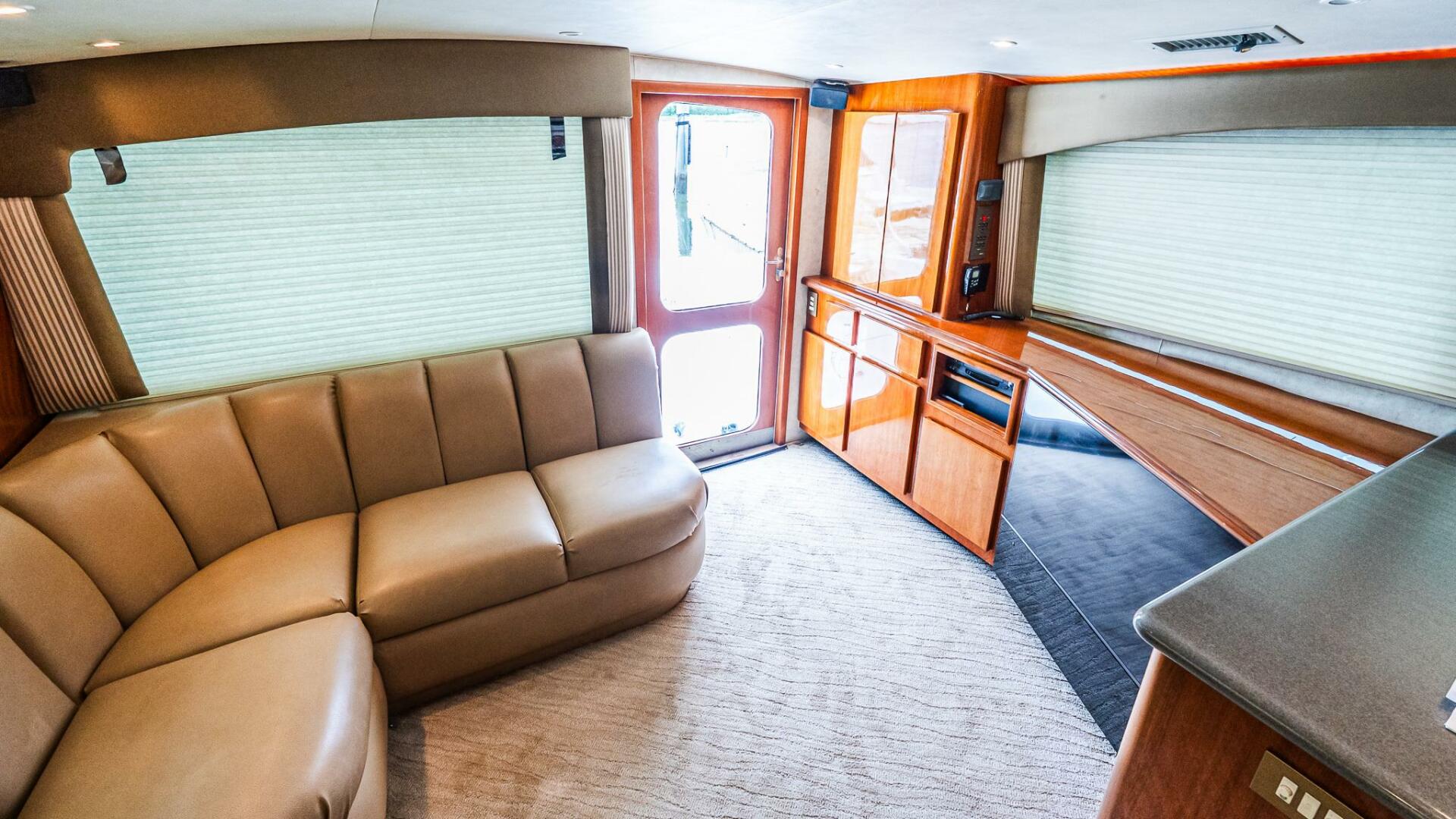 2003 Egg Harbor 42 Convertible - Image 13