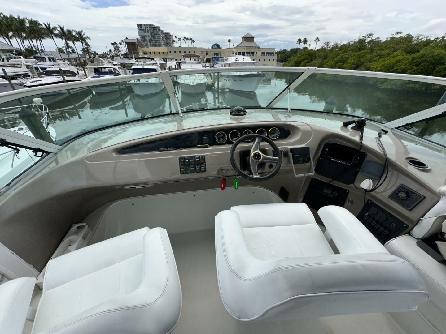 1999 Carver 450 Pilothouse - Image 14