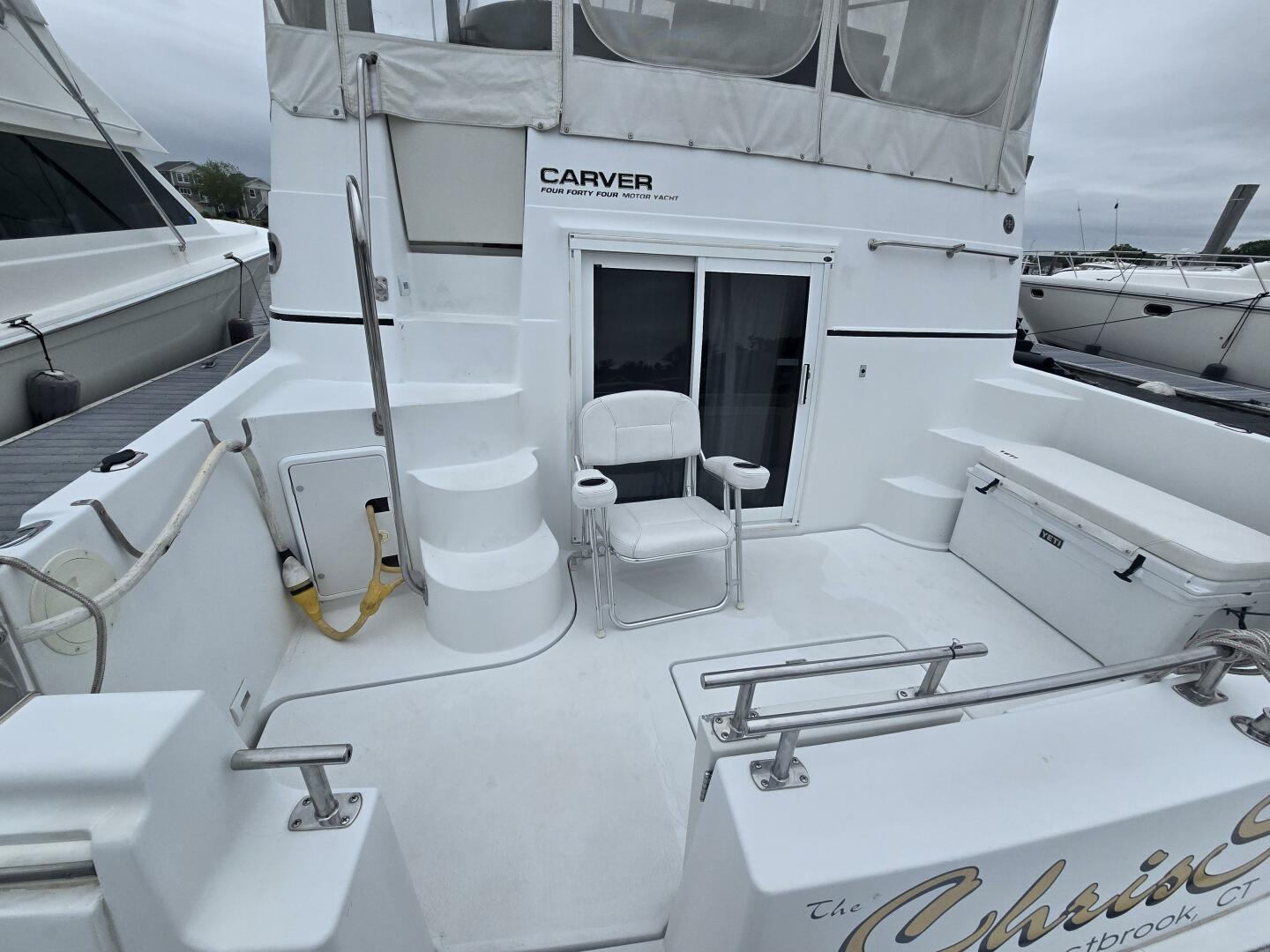 2002 Carver 444 Cockpit Motor Yacht - Image 8
