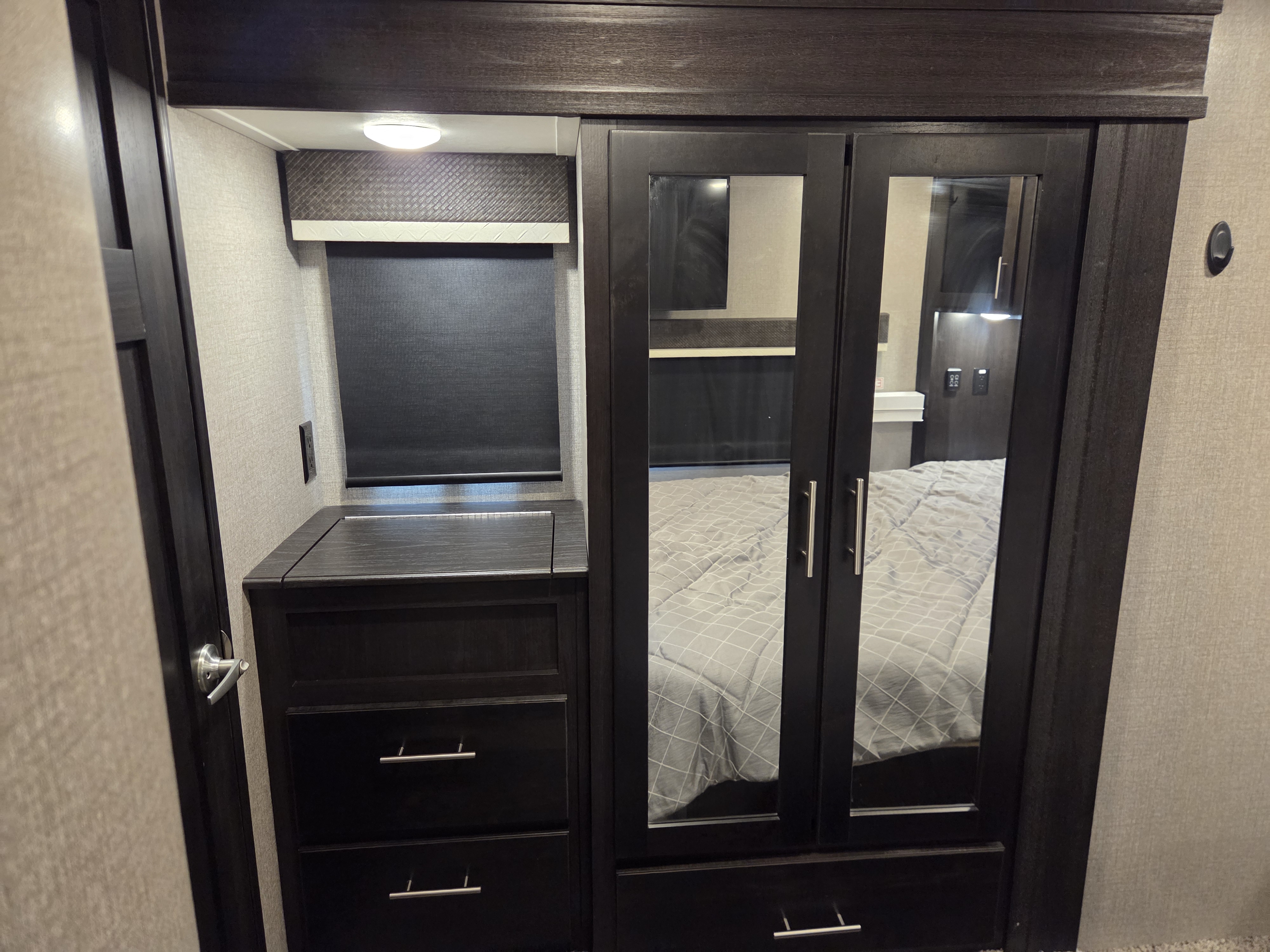 2021 Jayco Seismic 4113 - Image 25