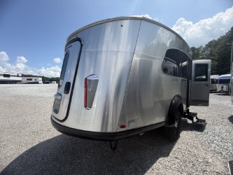 2024 AIRSTREAM Basecamp 20X REI - Image 4