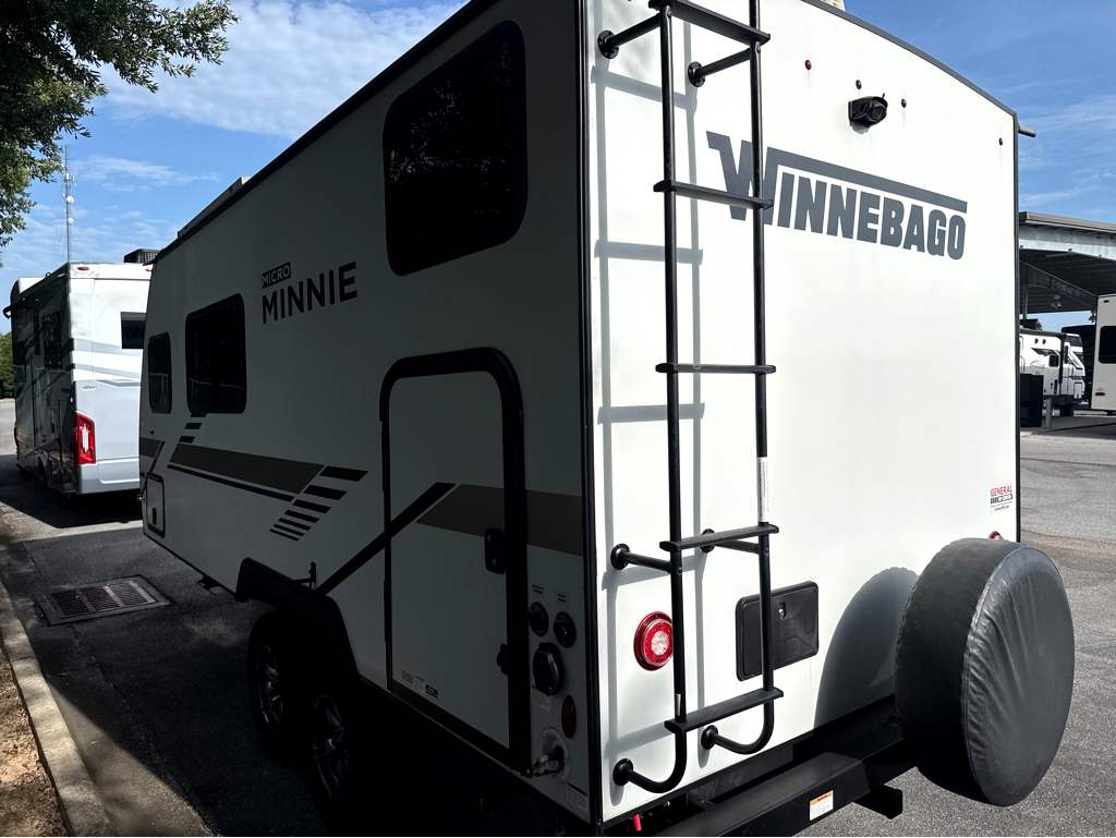 2022 WINNEBAGO MICRO MINNIE 1800BH - Image 3