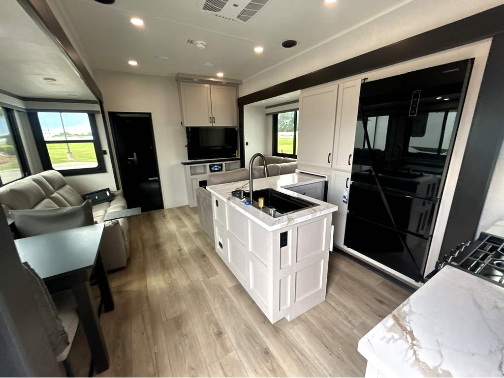 2026 JAYCO SEISMIC 395 - Image 6