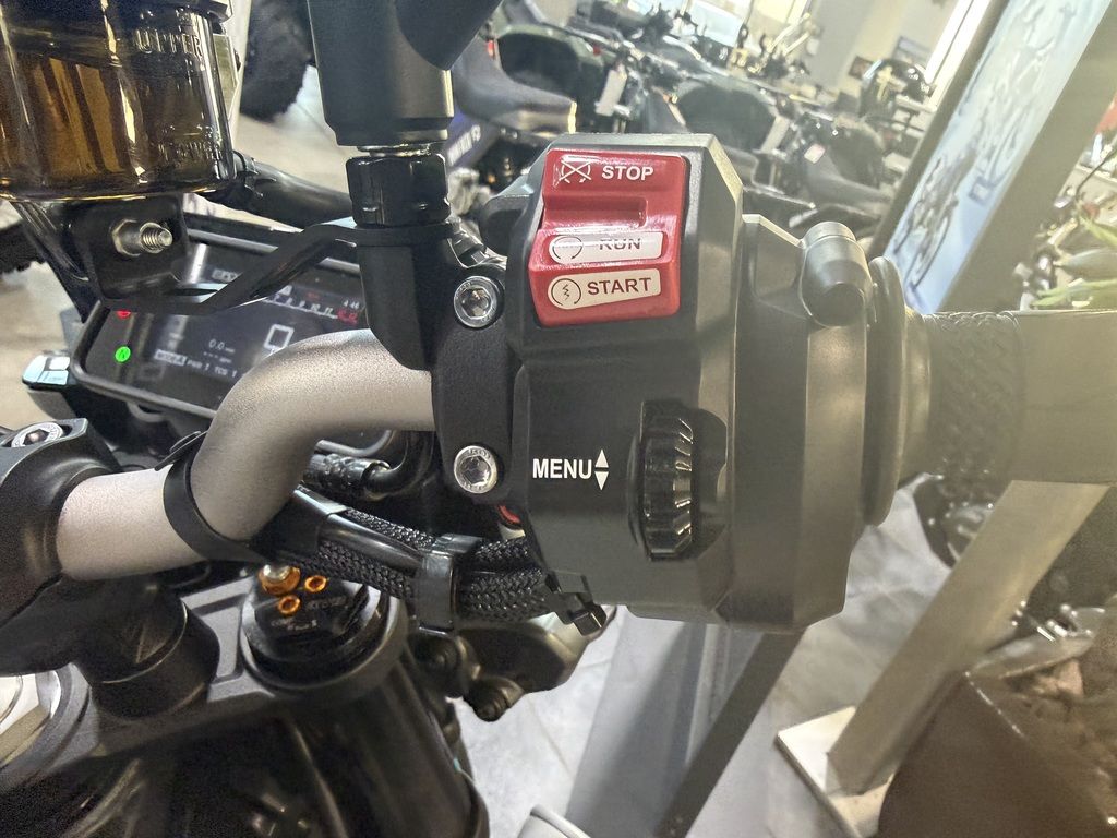 2026 Yamaha MT-10 - Image 6