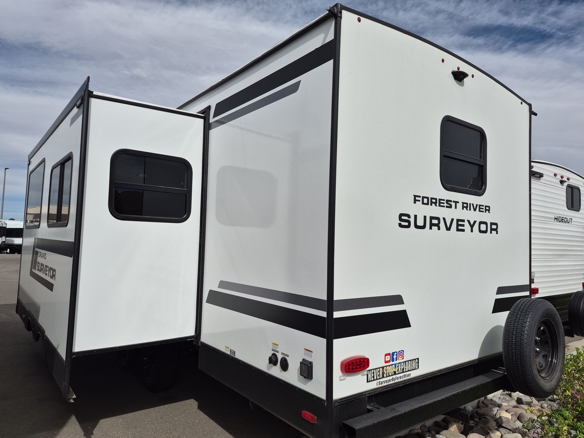 2027 Forest River Grand Surveyor 267RBSS - Image 10