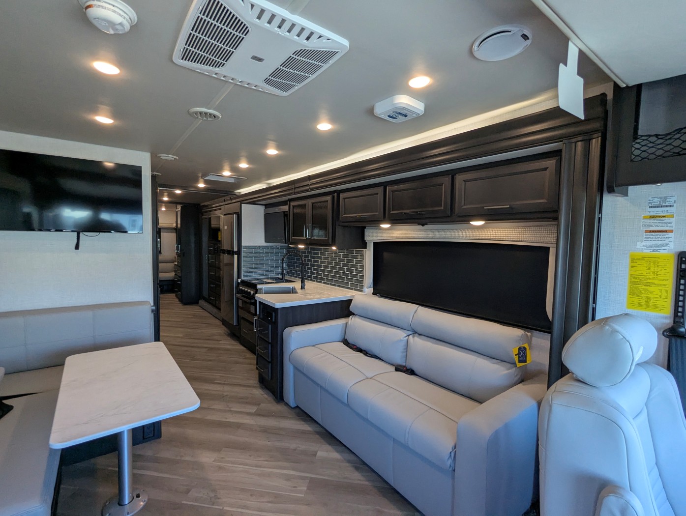 2026 Holiday Rambler Invicta 36Y - Image 12