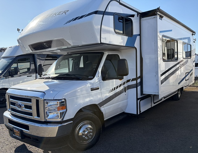 2026 Forest River Sunseeker LE 3010DS - Image 4