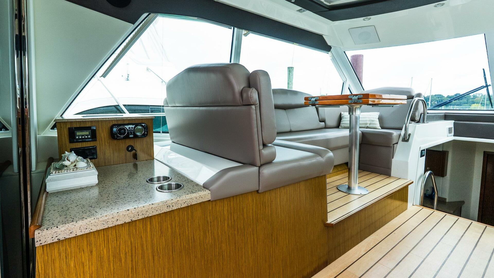 2013 CRUISERS 48 Cantius Base - Image 22