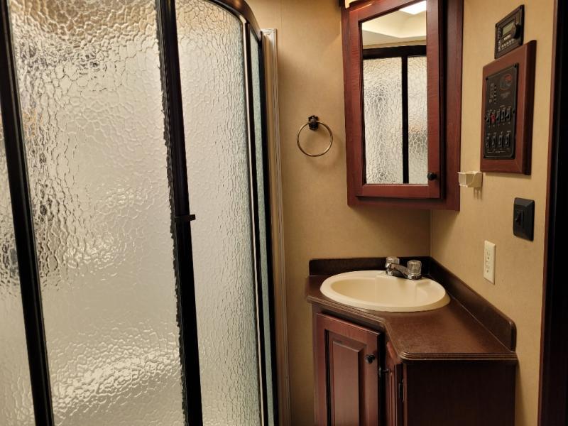 2013 Forest River Berkshire 390FL - Image 17