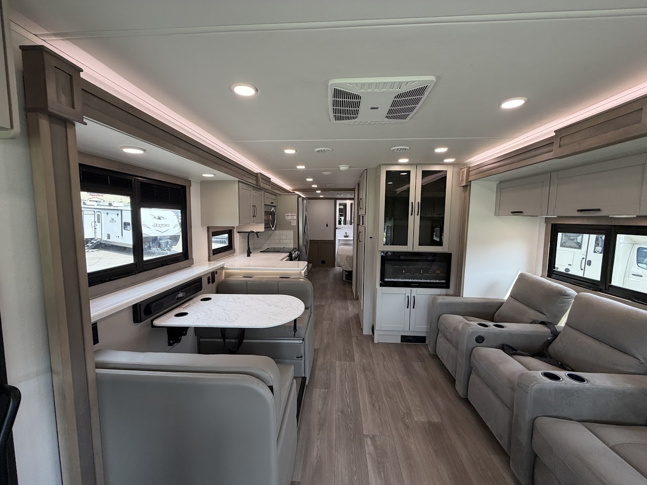 2027 JAYCO PRECEPT 36C - Image 7