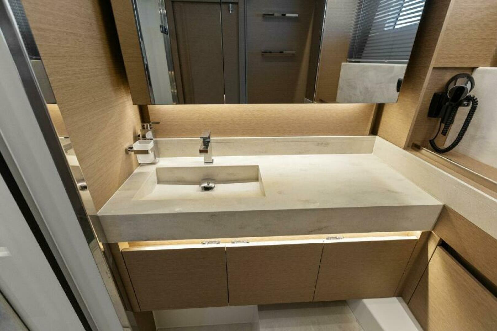 2022 Prestige 590 Flybridge - Image 28