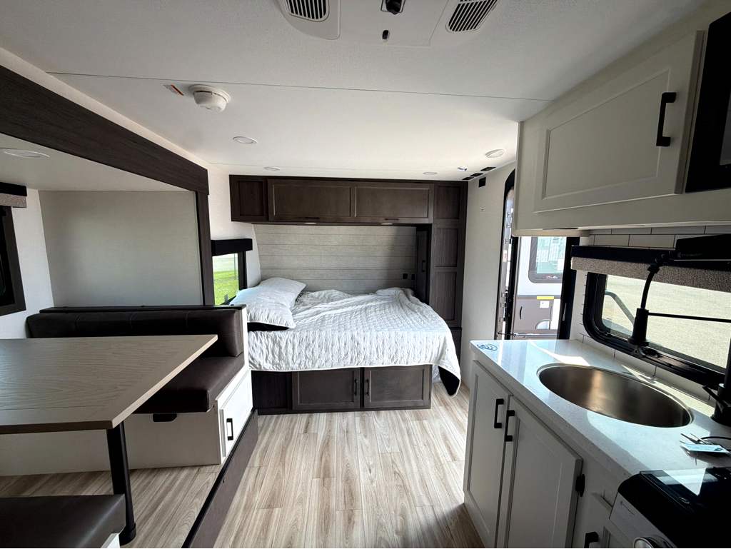 2026 VENTURE RV SPORTTREK STINGER 161VUD - Image 25