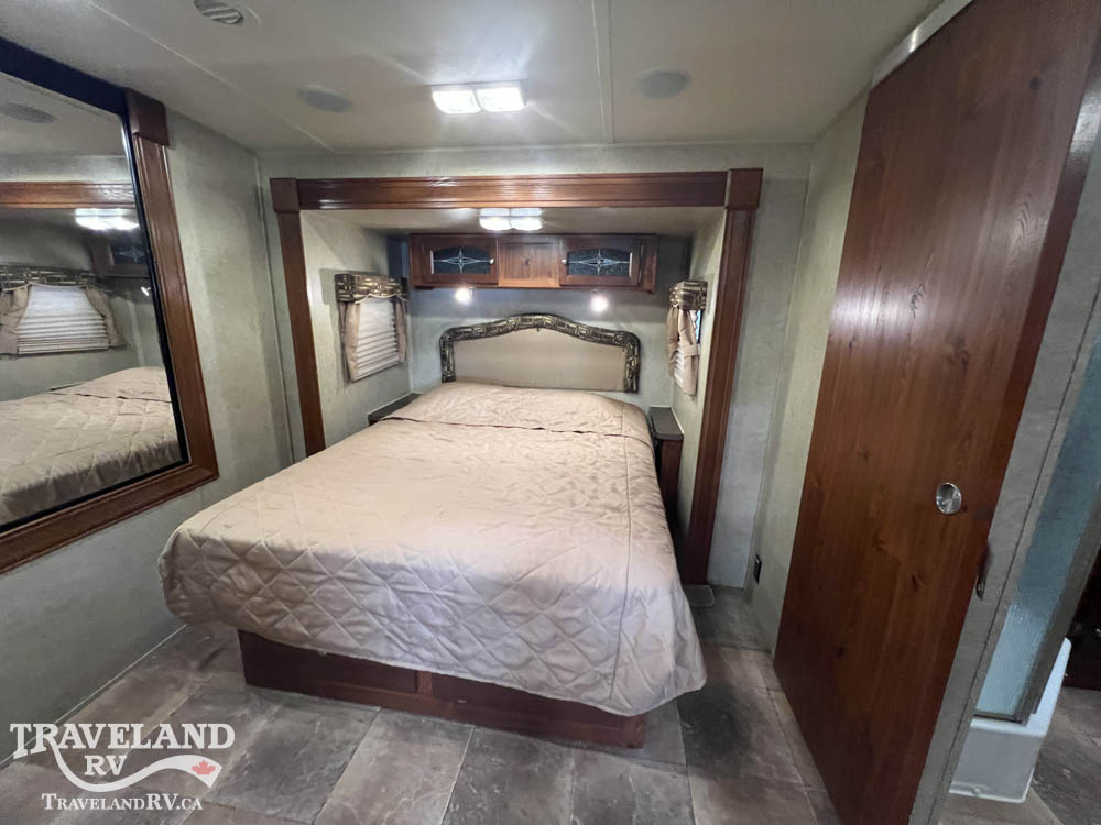 2013 FOREST RIVER ROCKWOOD ULTRA LITE 8315BSS HANDYMAN SPECIAL - Image 15
