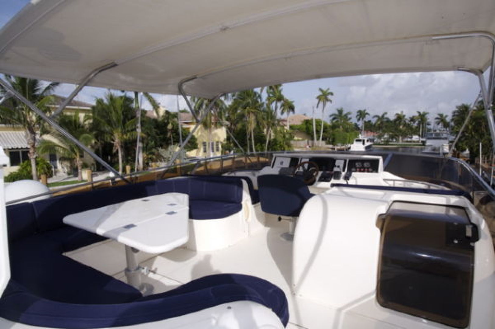 1999 Viking Sport Cruiser - Image 14