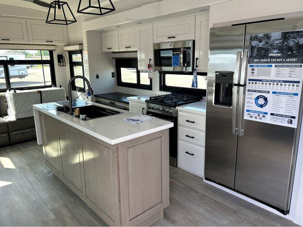 2026 JAYCO PINNACLE 36FBTS - Image 9