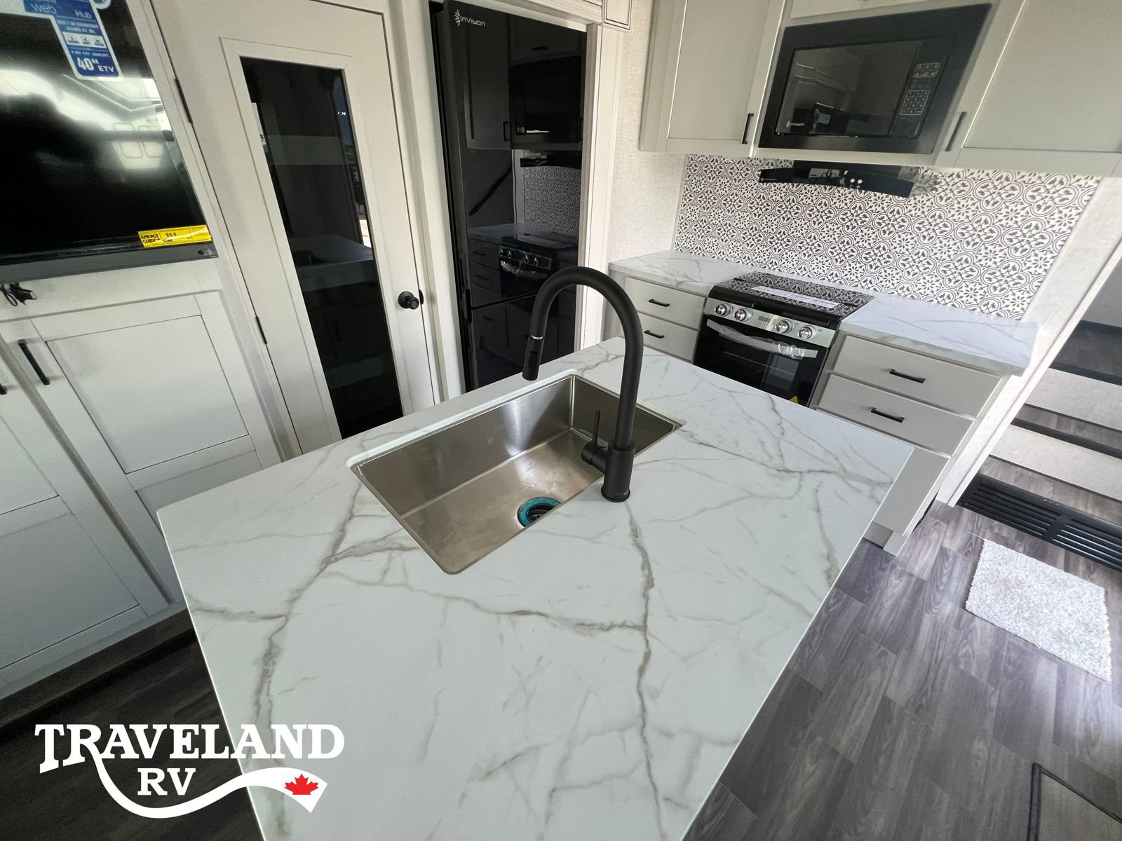 2025 Highland Ridge Roamer Light Duty 244RLS - Image 28