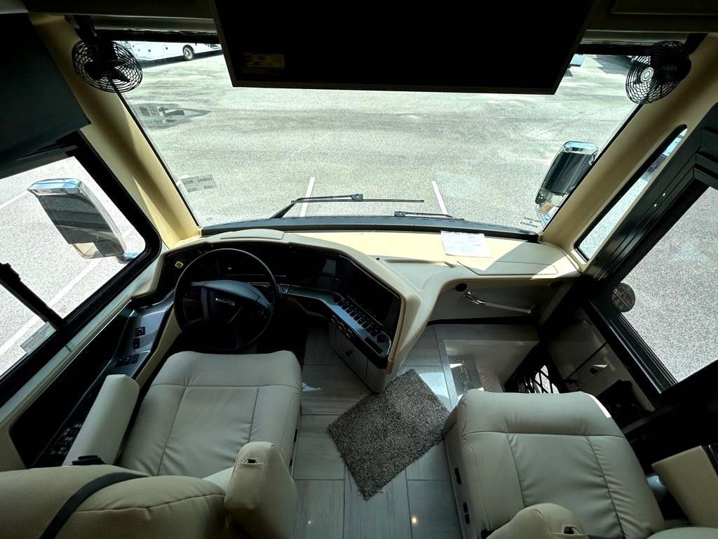 2026 TIFFIN PHAETON 40 IH - Image 18