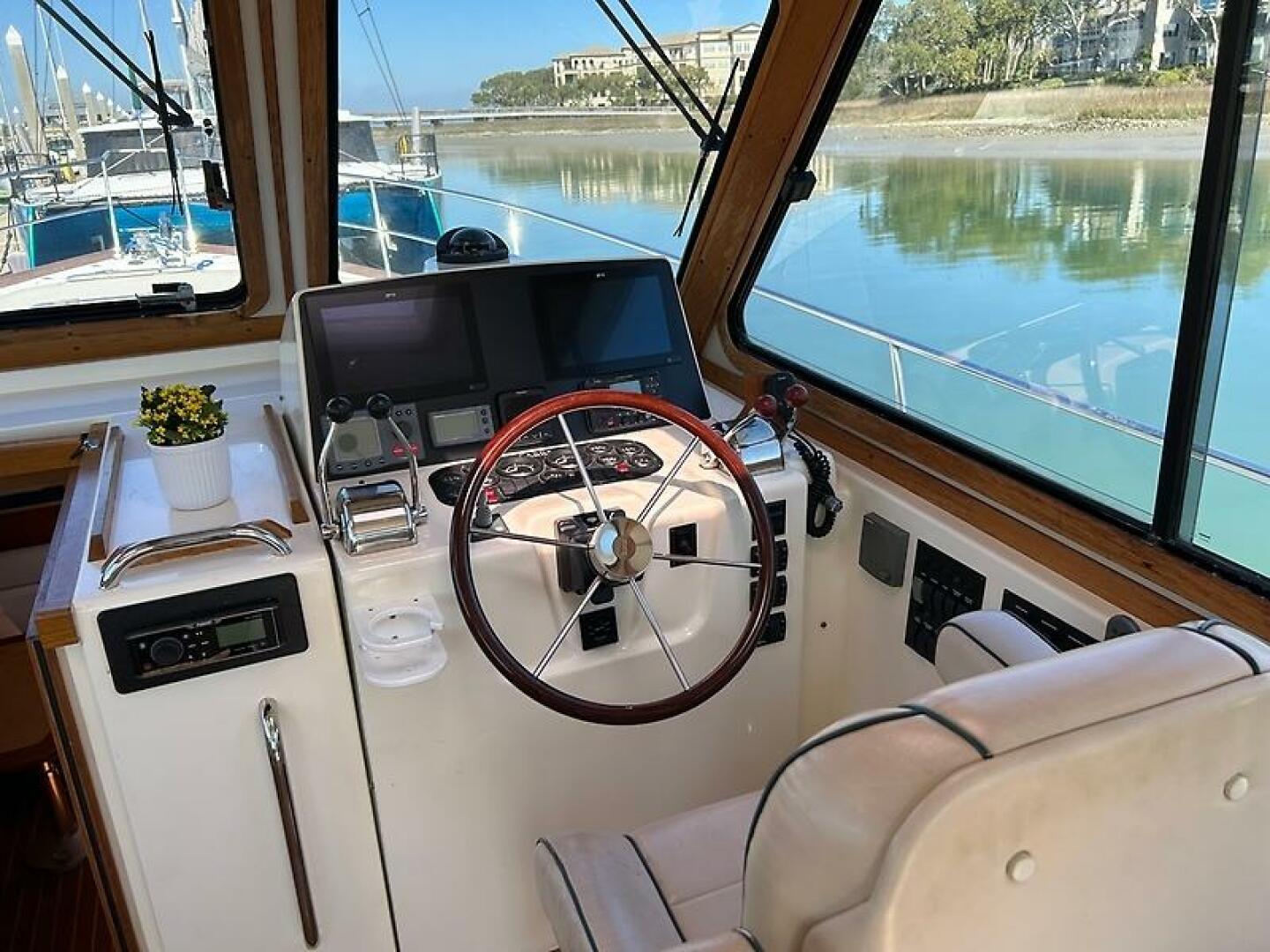 2004 Sabre 42 Express Hardback Base - Image 29
