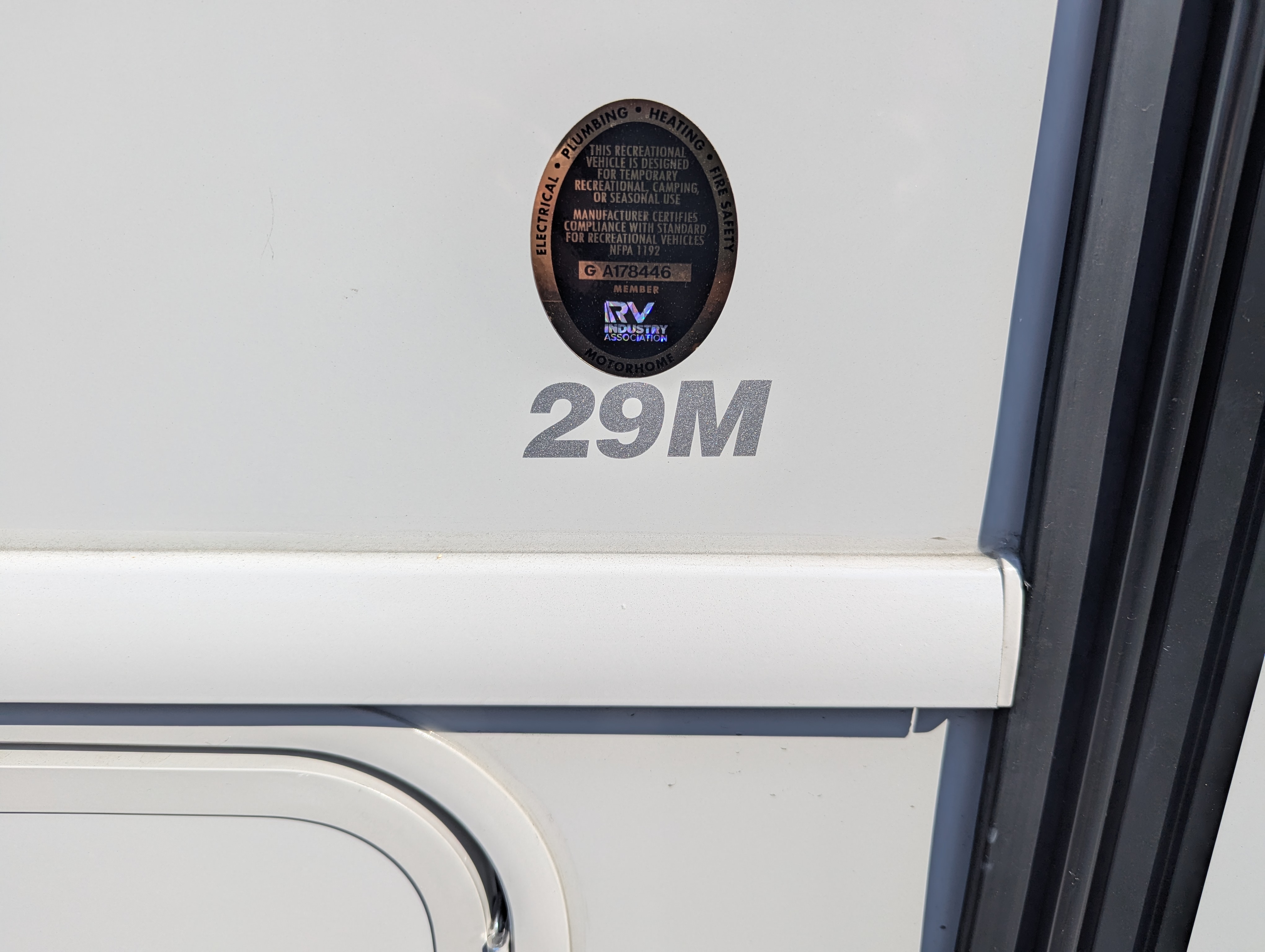2026 Fleetwood Flair 29M - Image 8