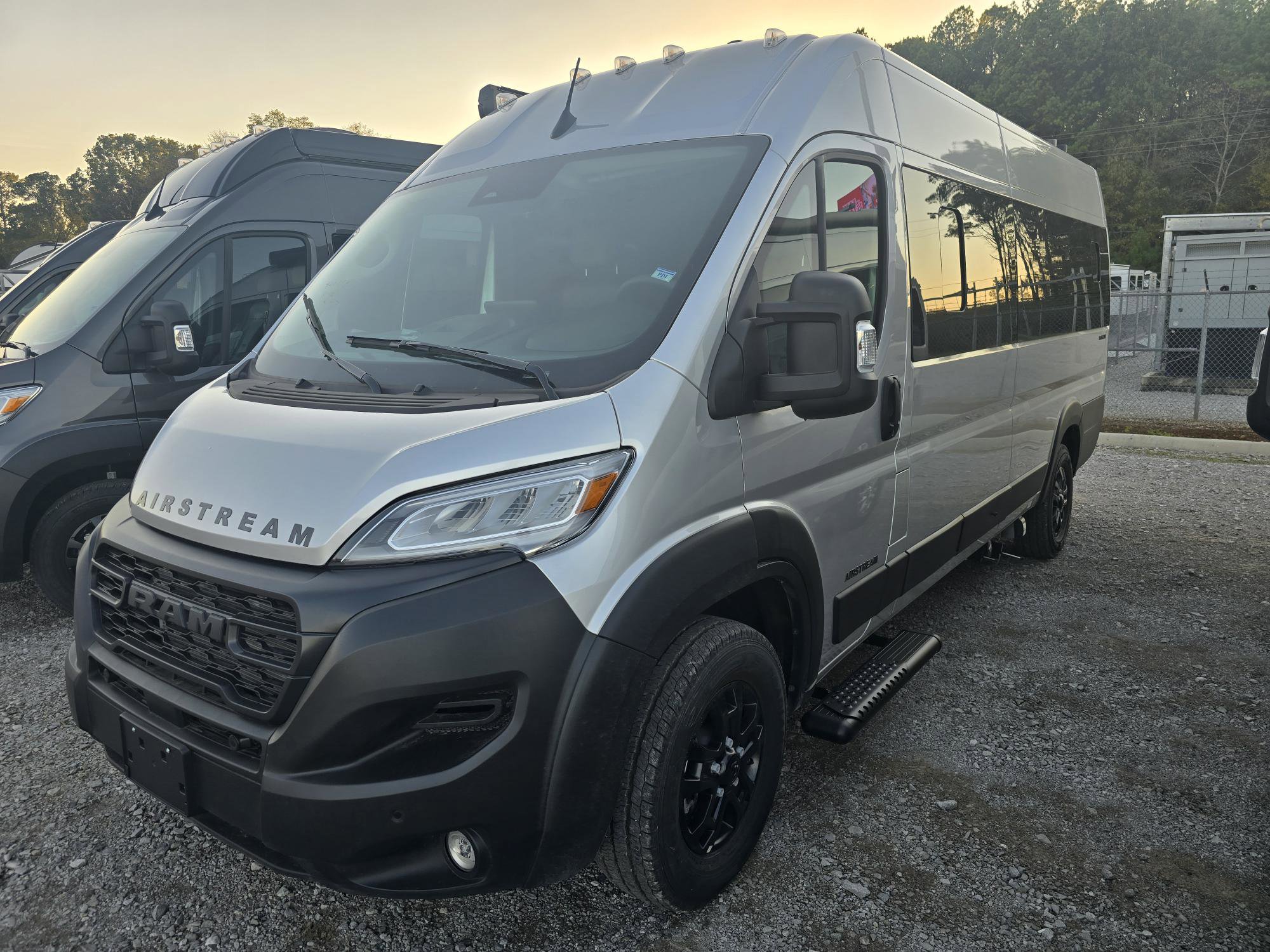 2026 AIRSTREAM RANGELINE - Image 3