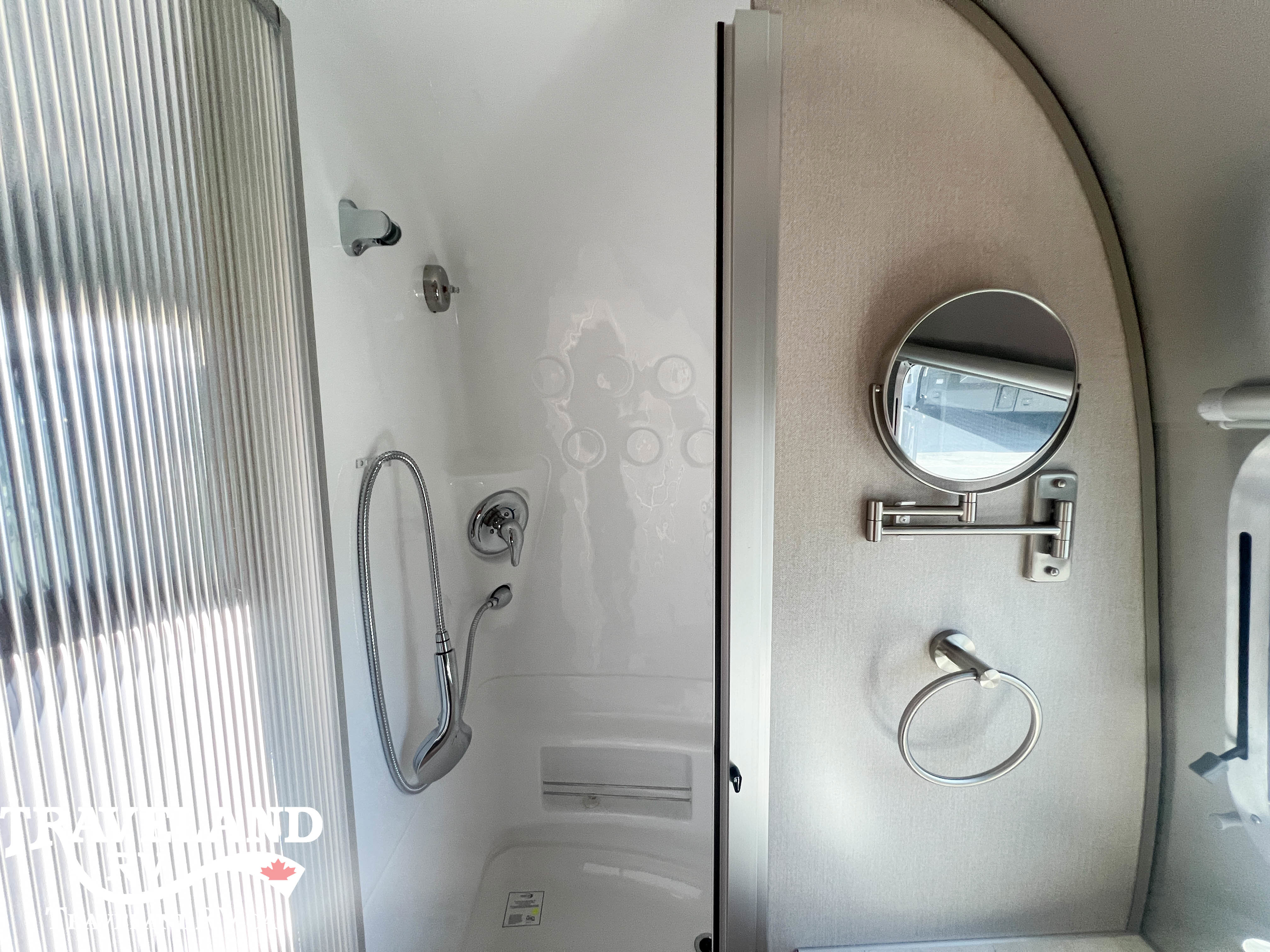 2025 Airstream Caravel 22FB - Image 24