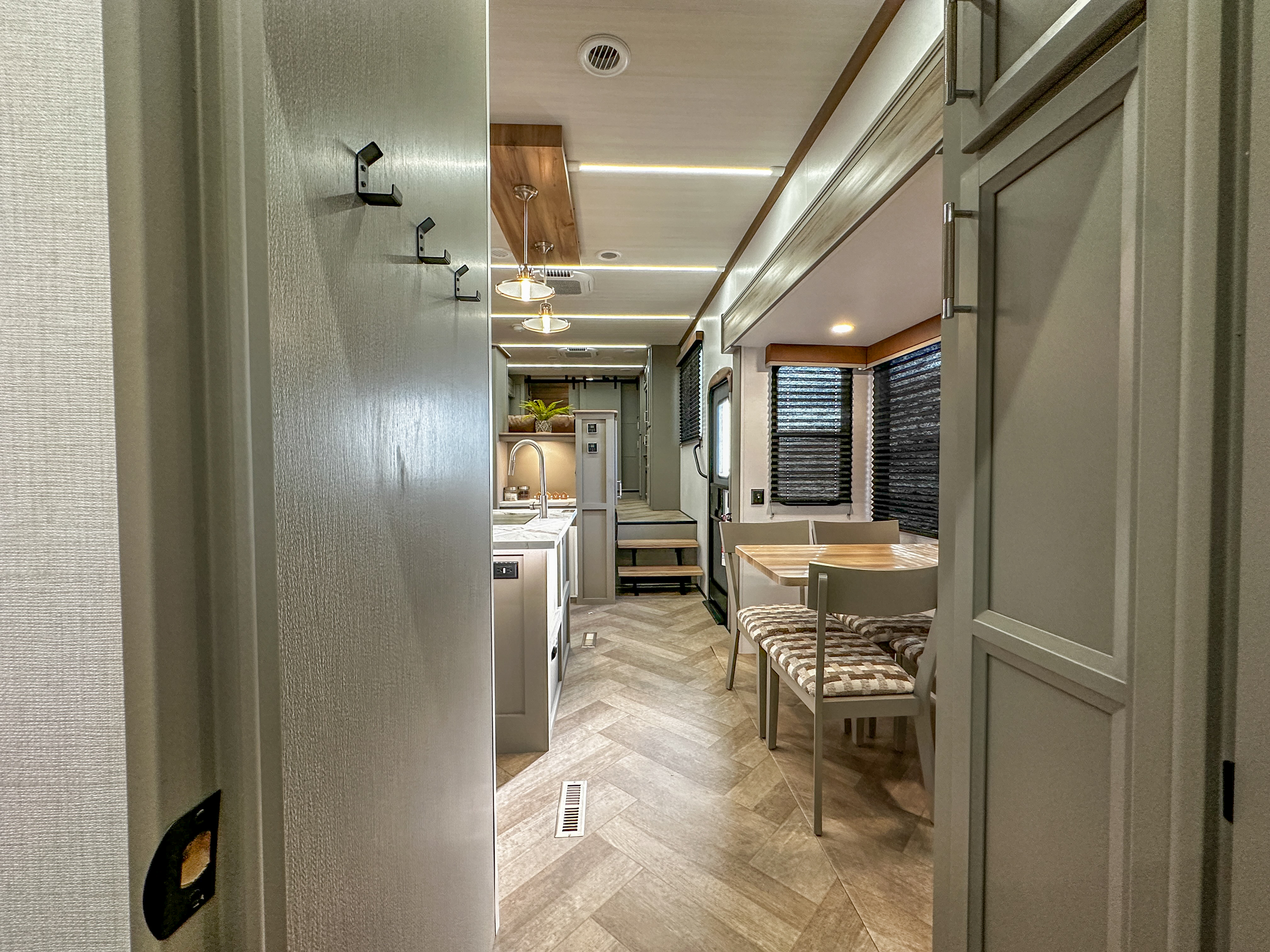 2026 Keystone Sprinter 3800FLB - Image 21