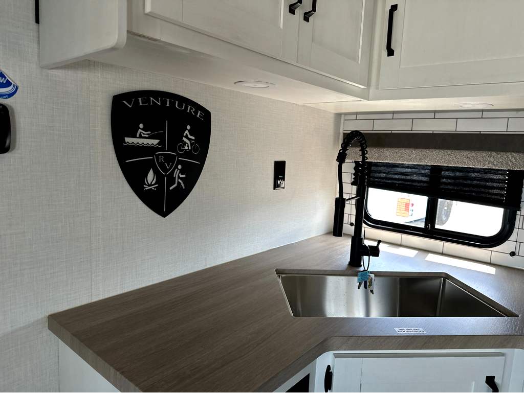2027 VENTURE RV SIENNA 271VBH - Image 25