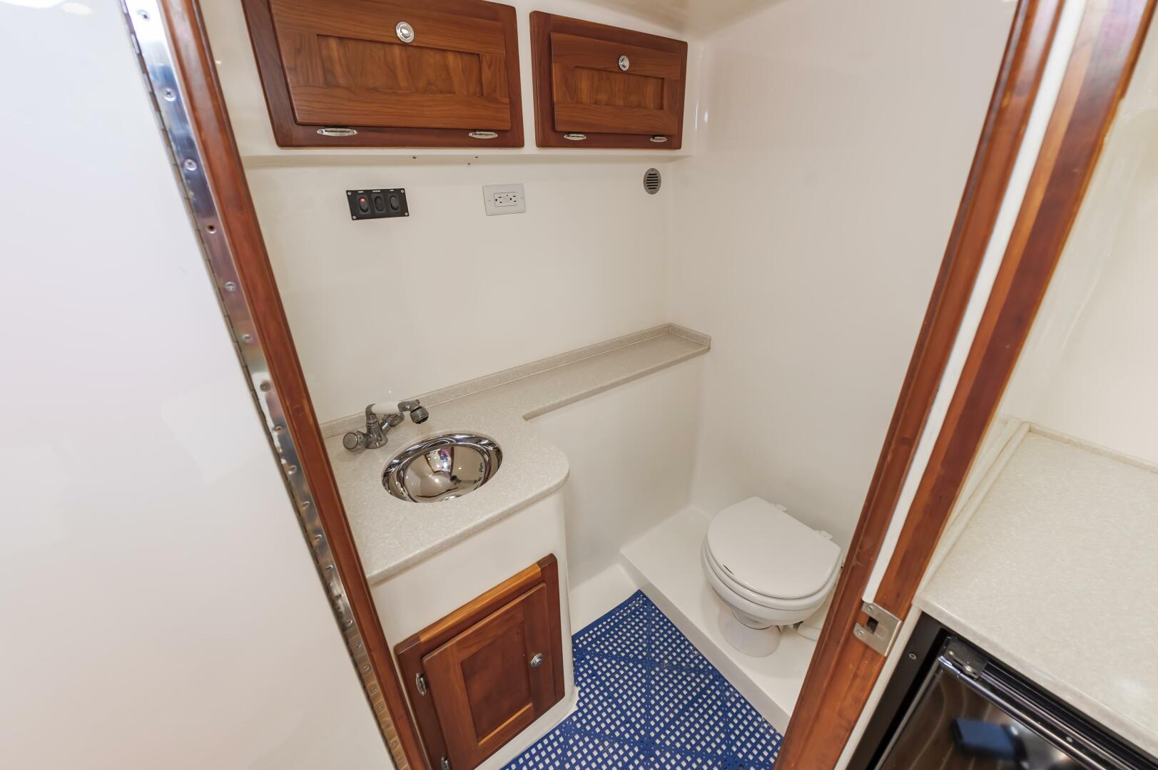 2003 Custom Carolina 40 Layton Express - Image 40