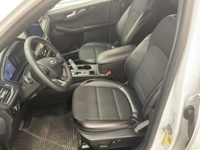 2023 Ford Escape Utility 4D ST Line 2WD - Image 13