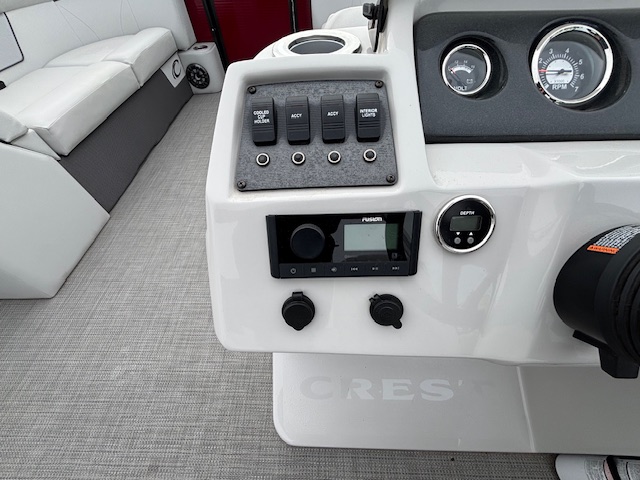 2022 CREST CLASSIC LX 220L - Image 24