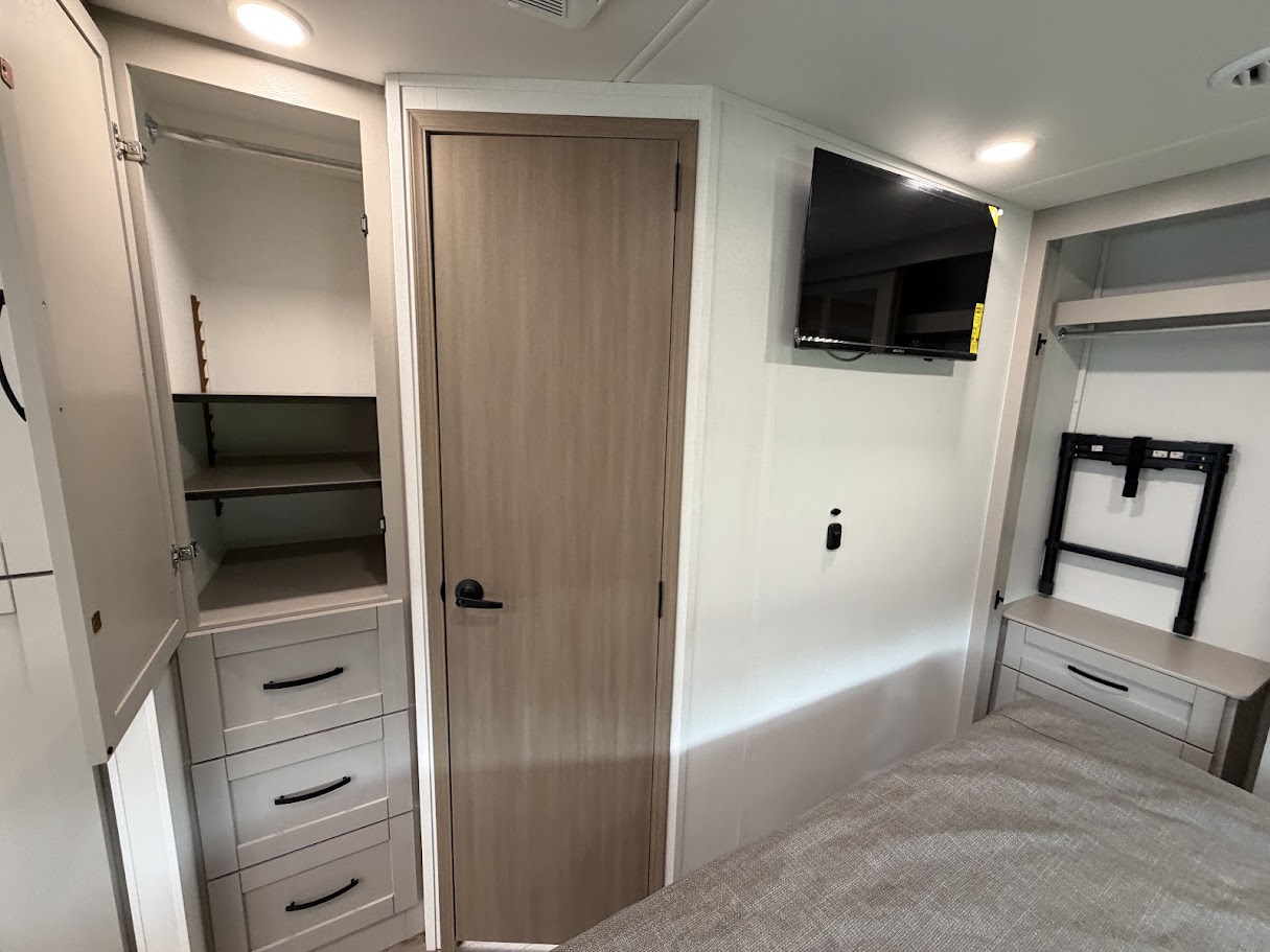 2027 JAYCO GREYHAWK XL 32U - Image 45