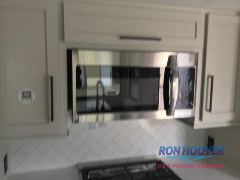 2025 FOREST RIVER 4002FB - Image 11