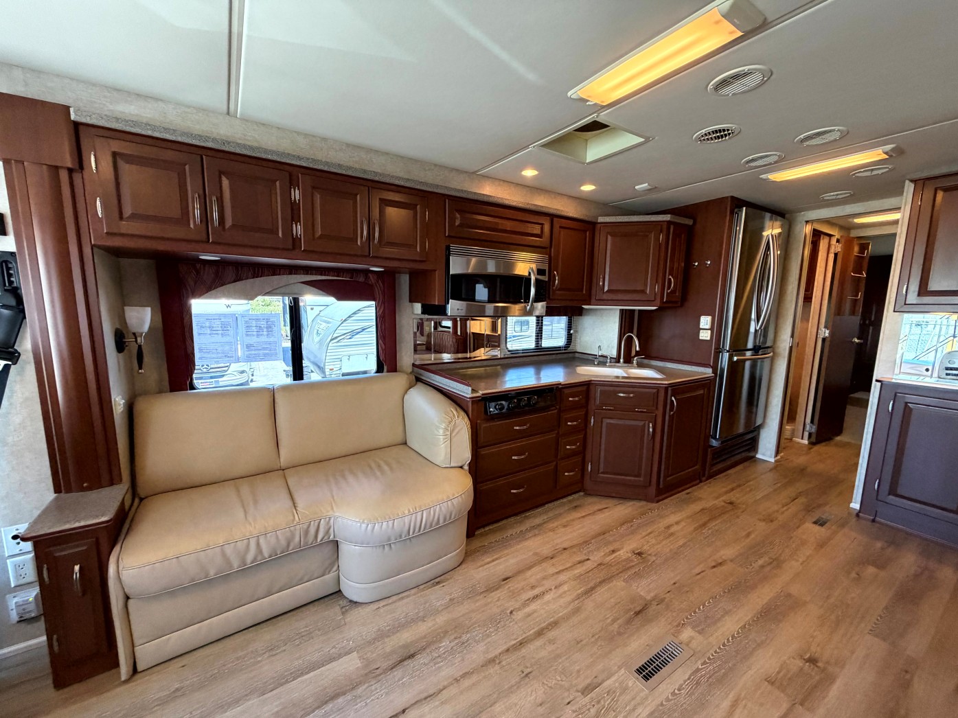 2007 Newmar Ventana 3933 - Image 9