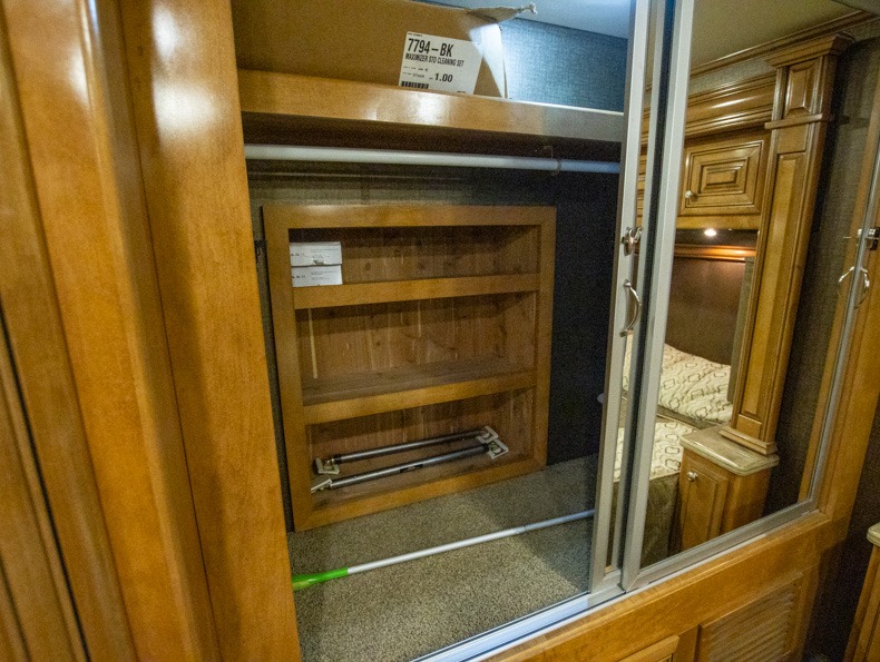 2015 Thor Motor Coach Tuscany 40KQ - Image 21