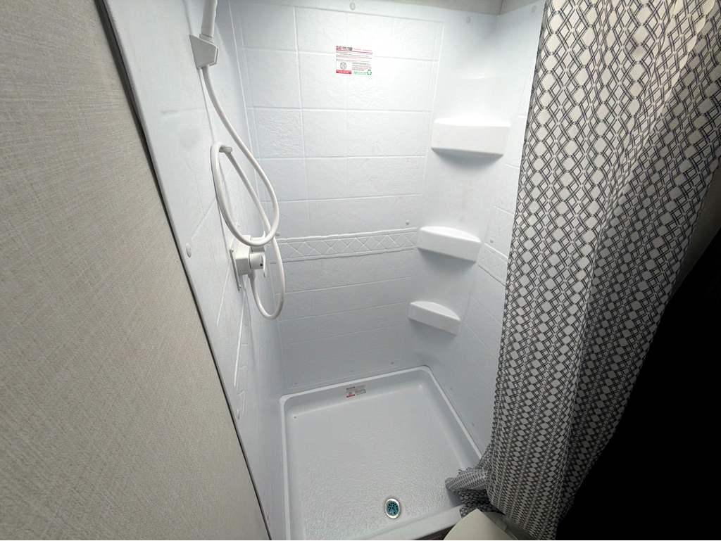 2027 VENTURE RV SIENNA 241VRD - Image 28