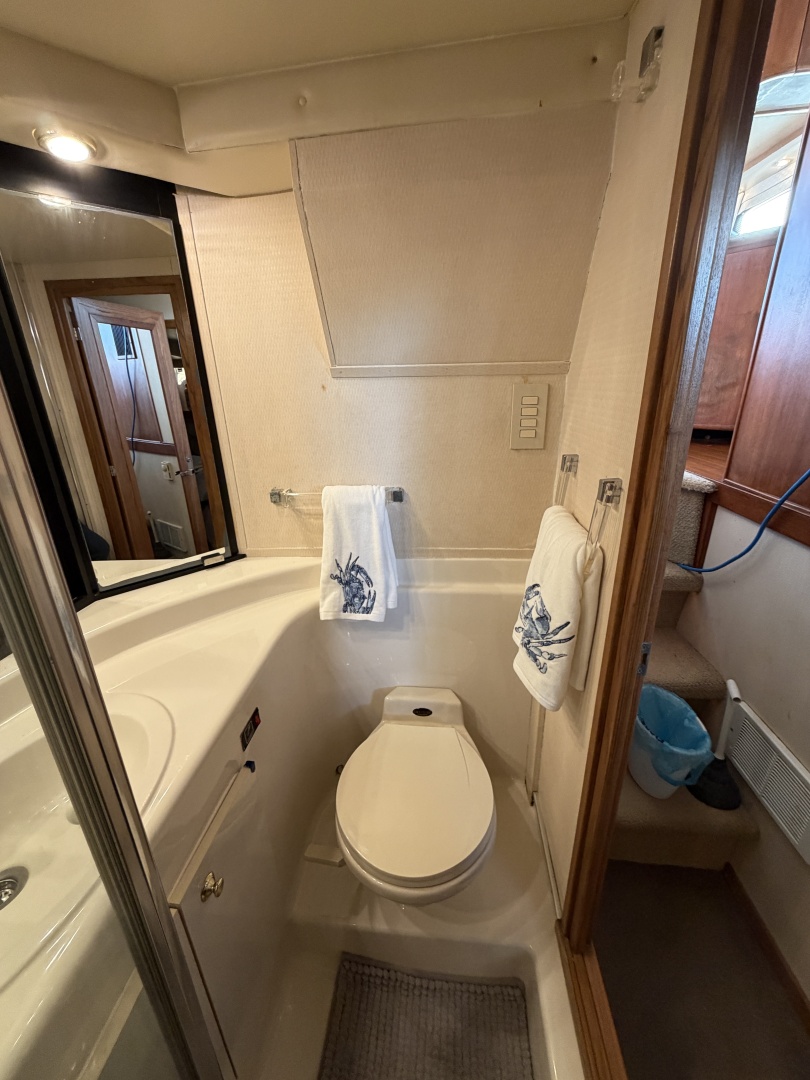 1999 Bayliner 4788 - Image 30