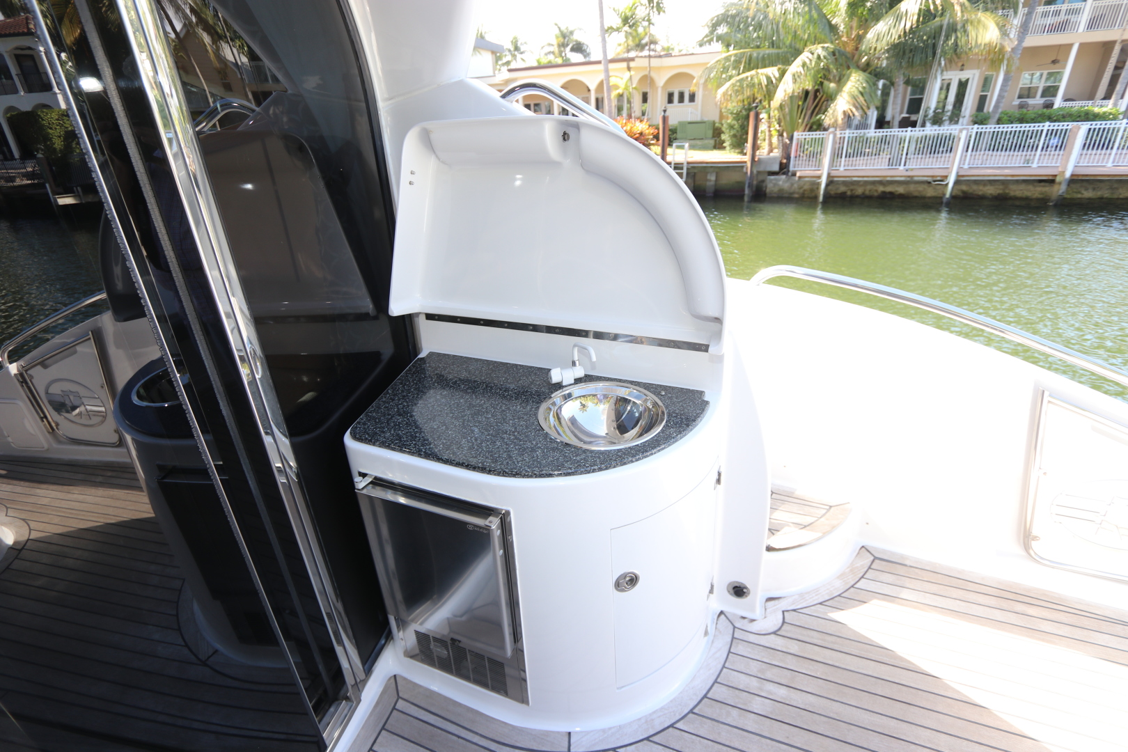 2005 Neptunus 56 Express - Image 11