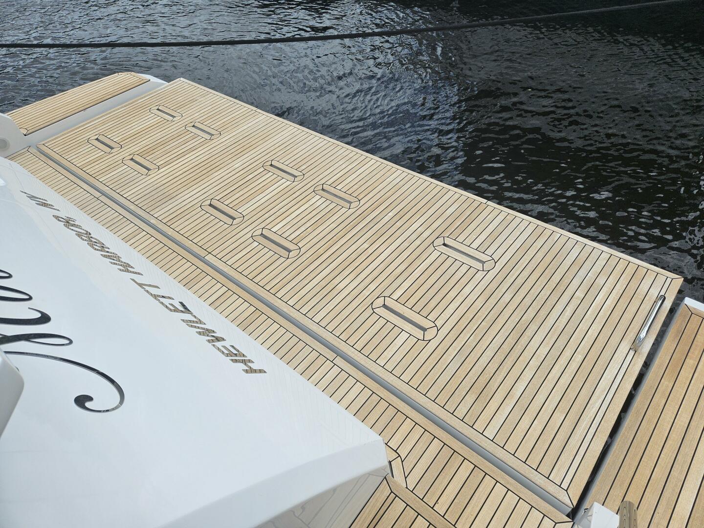 2022 Azimut 66 - Image 10