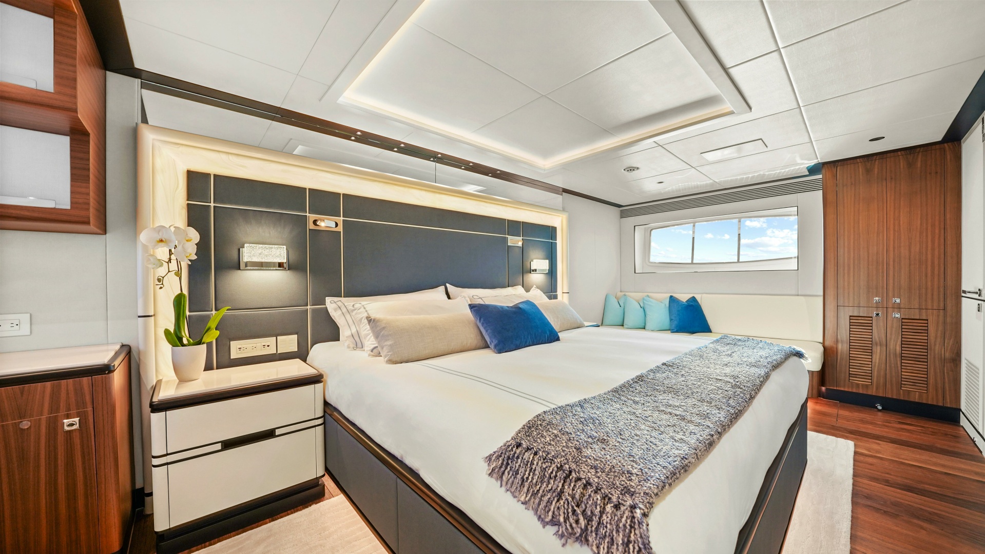 2025 Horizon Raised Pilothouse - Image 28