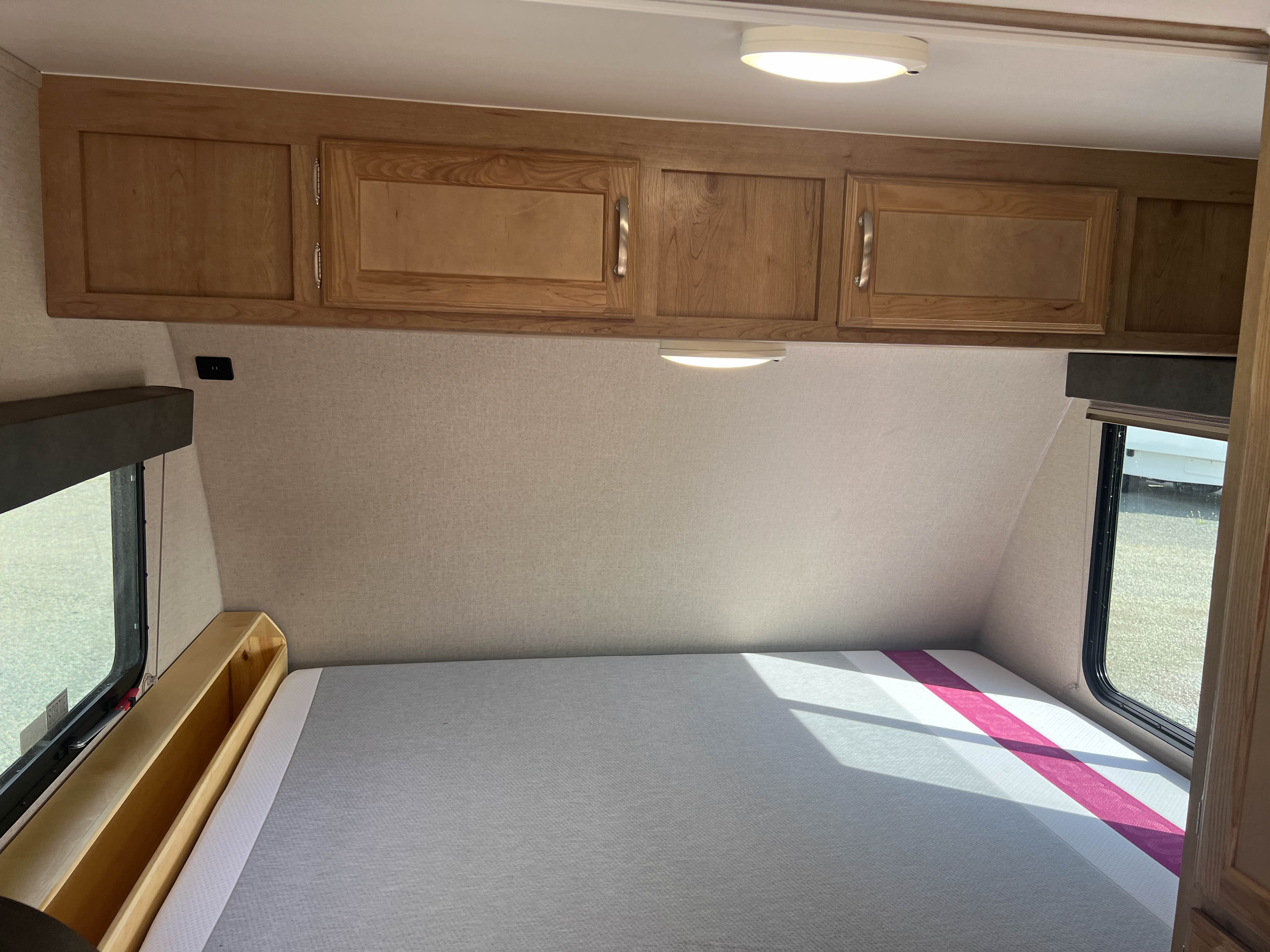 2020 Winnebago Micro Minnie 1808FBS - Image 18